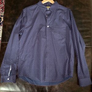 Prince & Fox Men’s Navy Patterned Button Down Shirt. medium.